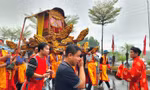 Hàng nghìn người dân dự lễ rước ở hội Lim giữa trời mưa rét