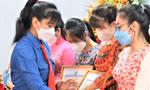 Tuyên dương các ‘chiến sĩ áo trắng’ trẻ ở Bình Dương quên mình cứu F0