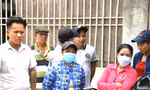 Sáng đi làm nhận tin nhà máy đóng cửa, công nhân 'cầu cứu' khắp nơi 