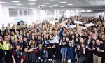 Tỷ phú Elon Musk đãi nhân viên ở Trung Quốc ăn uống đến khuya