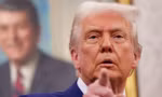 Loạt rủi ro từ hành động căng thẳng của ông Trump