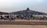 Hàng ngàn người dân đến tham quan tượng đài mẹ Việt Nam anh hùng.
