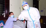 Thông tin mới về sản phụ mắc COVID-19 suy đa tạng, hôn mê, điều trị bằng ECMO 'tách đôi' 