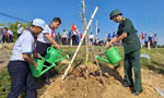Hưởng ứng mô hình Đoạn đường sắt ông cháu cùng chăm