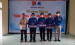 Trao vốn khởi nghiệp cho thanh niên