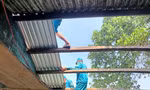 Giông lốc liên tiếp làm hư hỏng nhiều nhà cửa tại TT-Huế
