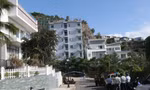 Lực lượng chức năng TP. Nha Trang tổ chức cưỡng chế biệt thự xây vượt tầng tại khu đô thị Ocean View Nha Trang. Ảnh L.H