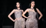 Minh Tú - Hoàng Thùy diện váy kim loại xuyên thấu, đọ dáng nóng bỏng trên sàn catwalk