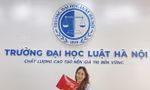 Nguyễn Thu Trang sinh năm 1999, là tân Thủ khoa đầu ra của Trường Đại học Luật Hà Nội
