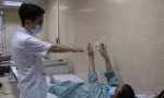 Chỉ tê hai chân, người phụ nữ Nam Định 'bỗng chốc' vừa mù vừa liệt vì căn bệnh nguy hiểm