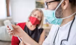 CDC Mỹ: Mũi tăng cường vắc xin COVID-19 đặc biệt quan trọng với người cao tuổi, bệnh nền