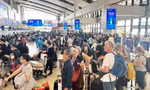 Đề xuất tăng trần giá vé máy bay, miễn visa du lịch