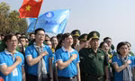 Thiêng liêng lễ chào cờ, hát quốc ca tại A Pa Chải - điểm cực Tây của Tổ quốc