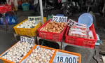 Trứng gà rẻ chưa từng có