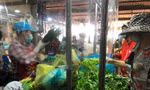 Hình ảnh bên trong khu chợ vừa mở lại ở TPHCM