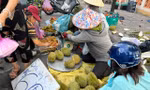 Loạn giá sầu riêng ở TPHCM