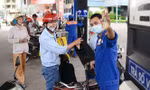 Giá bán lẻ các loại xăng dầu giảm nhẹ ừ 45 – 177 đồng/lít, kg tính từ 16h30 hôm nay.