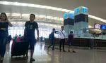 Tranh thủ đi mùa thấp điểm nhưng hành khách không thể mua được vé rẻ.
