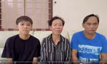 Hồ Văn Cường và bố mẹ ruột của mình.