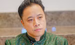 Showbiz 27/4: Victor Vũ cầu xin khán giả
