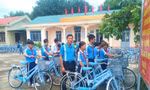 CLB MC tỉnh Đắk Lắk tặng xe đạp cho học sinh có hoàn cảnh khó khăn