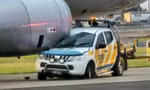 Máy bay Jetstar bị ô tô phá hỏng động cơ