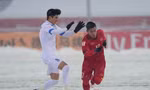 Yakhshiboev (trái) ở chung kết U23 châu Á