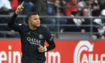 Mbappe lập hat-trick siêu đẳng, đưa PSG lên ngôi đầu