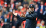 Chỉ mặt cầu thủ Burnley, HLV Liverpool làm đồng nghiệp chạm tự ái