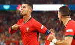Ronaldo giúp Bồ Đào Nha ngược dòng, tạo cột mốc mới trong sự nghiệp