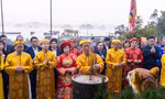 Khai hội đền Cửa Ông 