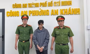 Dùng tài khoản cá nhân để né thuế, chủ doanh nghiệp xe máy bị khởi tố
