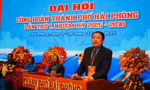 Ông Nguyễn Anh Tuân - Chủ tịch LĐLĐ TP Hải Phòng phát biểu khai mạc đại hội.