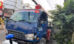 Xe tải gây tai nạn (ảnh X.Đ)