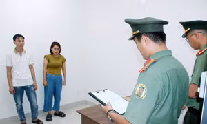 Bắt vợ chồng giám đốc công ty thuê, nuôi 11 lao động nước ngoài cư trú trái phép