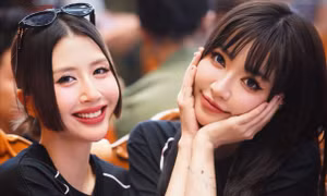 BTC cùng dàn em xinh, anh trai góp một tỷ đồng ủng hộ đồng bào vùng bão lũ