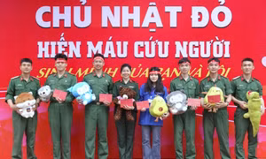 Chủ Nhật Đỏ tại Học viện Hậu cần: Trao gửi niềm tin và sự sống 