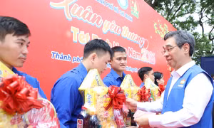 Ấm áp ngày hội đoàn kết - nghĩa tình với hàng nghìn người dân TPHCM