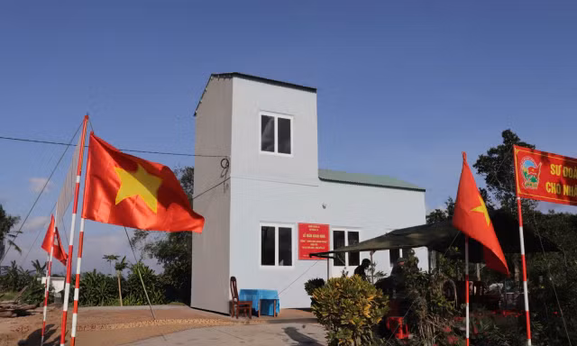 Vượt tiến độ, Quân đoàn 34 bàn giao 5 căn nhà đầu tiên cho người dân vùng lũ Đắk Lắk