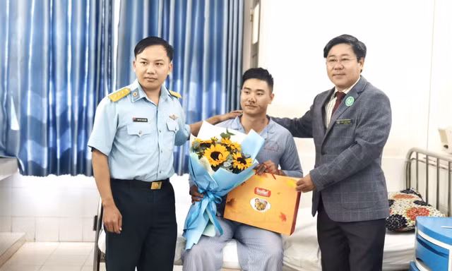 Thông tin về sức khỏe phi công nhảy dù trong vụ máy bay YAK-130 rơi ở Đắk Lắk