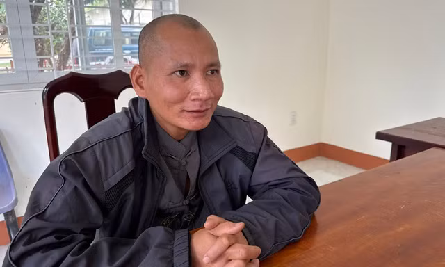 Ăn nhậu xong, gã đàn ông hiếp dâm con gái chủ nhà bị khuyết tật