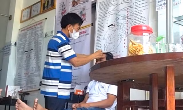 Kỳ lạ, mắc bệnh tâm thần nặng vẫn ‘chữa bệnh’ cho người khác