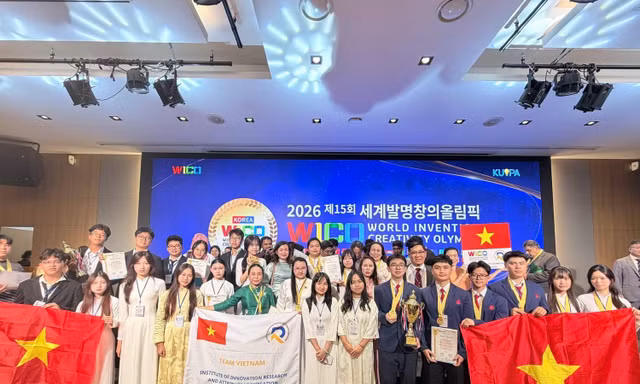 Vỏ sầu riêng, AI giúp học sinh phố núi 'ẵm' 2 huy chương Vàng tại sân chơi quốc tế