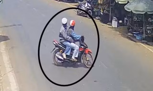 Nữ chủ tiệm tạp hóa ngất xỉu sau khi tiếp xúc với người lạ, nghi bị xịt thuốc mê