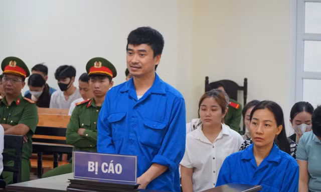 Cựu Chủ tịch Công ty Việt Á Phan Quốc Việt được trích xuất, hầu tòa tại Đắk Lắk