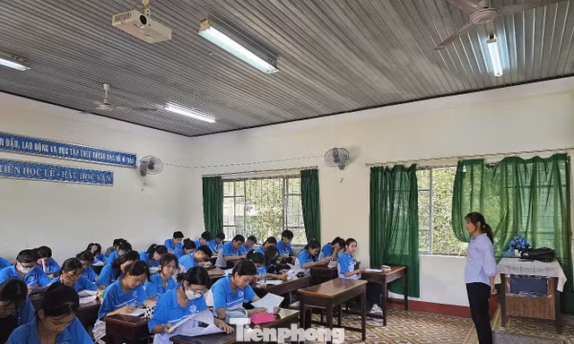 Vì sao xét thăng hạng giáo viên ở Đắk Lắk ‘tắc’ nhiều năm?