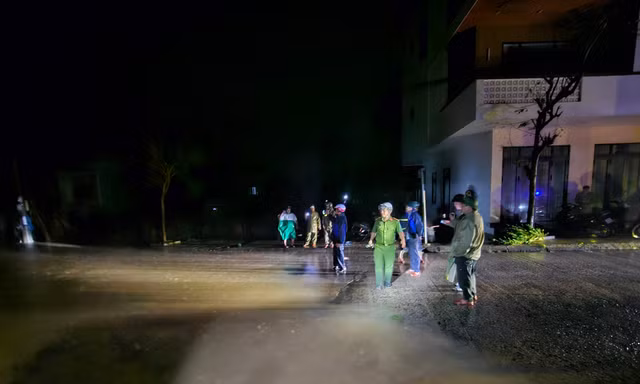 Một xã ở Đắk Lắk nguy cấp, có người tử vong, hàng trăm cuộc gọi cầu cứu trong đêm 