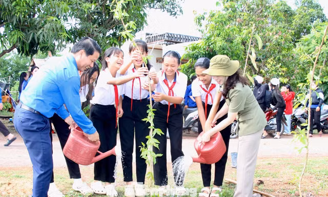 Tuổi trẻ Đắk Lắk bảo vệ môi trường, chuyển giao khoa học kỹ thuật