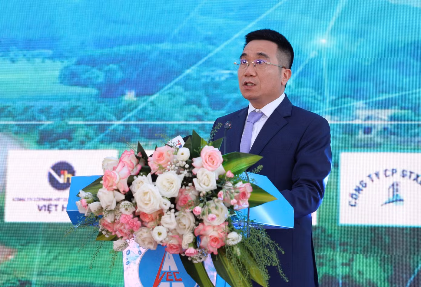 ong-truong-viet-dong-chu-tich-hdtv-vec.png