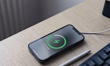 Công nghệ sạc 'sạch' cho iPhone trên iOS 16.1 là gì?